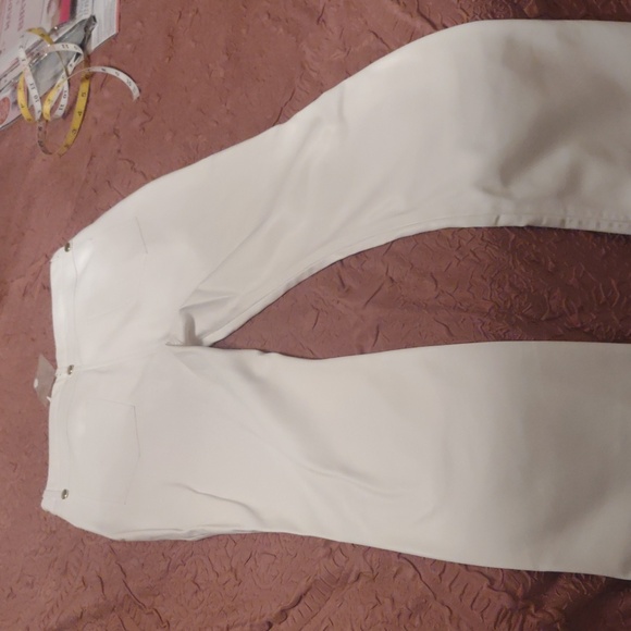 Elegant White Faux leather Flared Pants - Picture 5 of 5